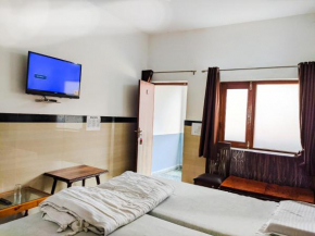 Goverdhan Hotel - Close to Railway Station and Bus Stand